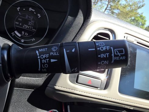 Used 2016 Honda HR-V EX image 30