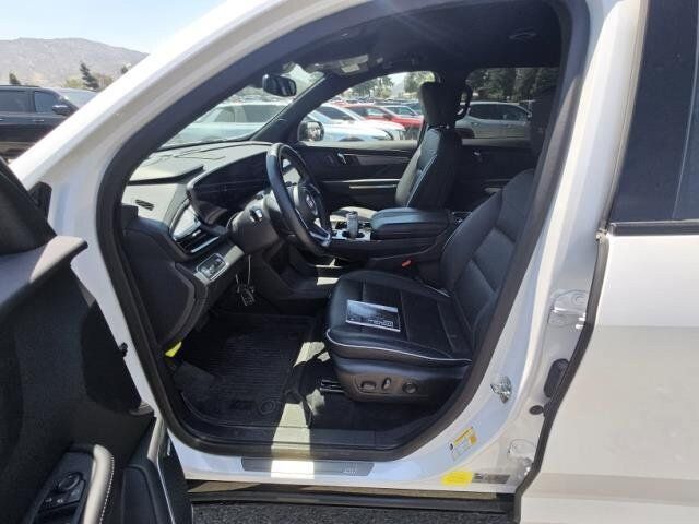 Used 2025 Buick Enclave Sport Touring w/ Super Cruise Package FWD image 8