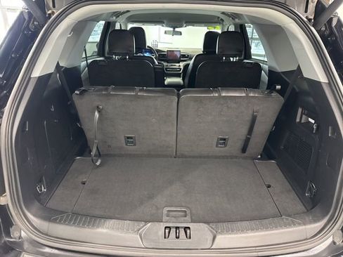 Used 2023 Ford Explorer XLT w/ Equipment Group 202A image 10