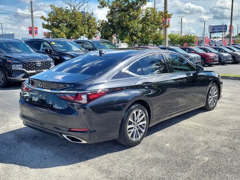 Used 2022 Lexus ES 350 w/ Accessory Package FWD image 4