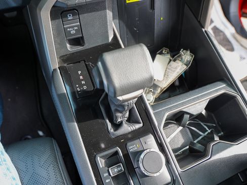 Used 2024 Toyota Tundra Limited AWD/4WD image 60