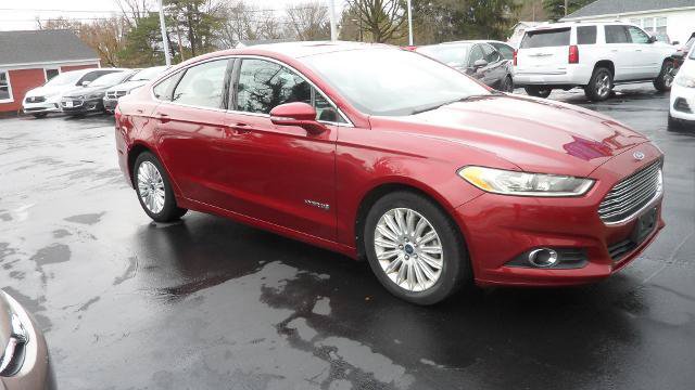 Used 2013 Ford Fusion SE FWD image 1