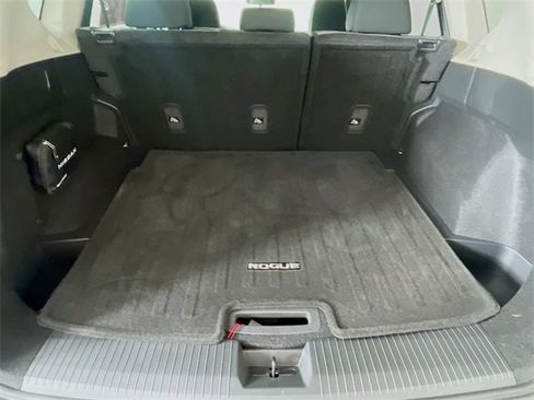 Used 2023 Nissan Rogue SV image 25