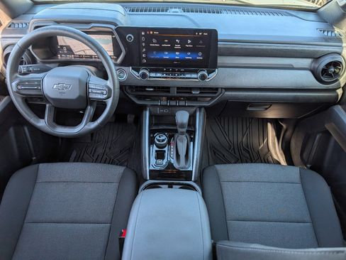 Used 2025 Chevrolet Colorado Trail Boss image 4