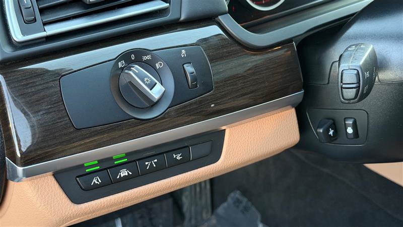 Used 2015 BMW 750i xDrive AWD/4WD image 24