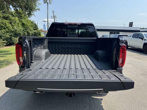 Used 2023 GMC Sierra 1500 Denali w/ Technology Package AWD/4WD image 4