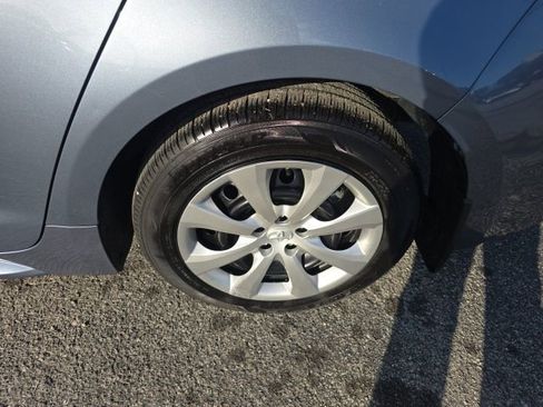 Used 2025 Toyota Corolla LE image 31