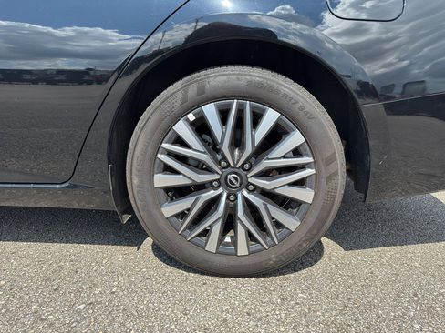 Used 2025 Nissan Altima 2.5 SV FWD image 28