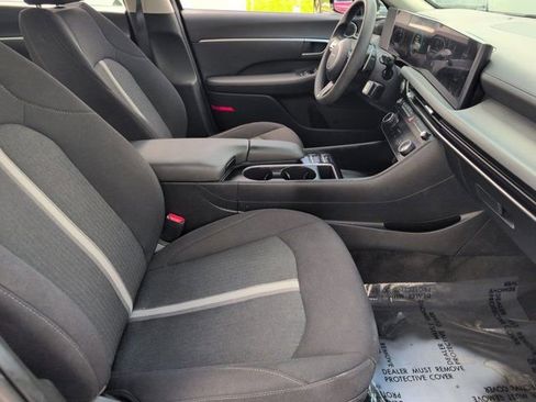 Used 2025 Hyundai Sonata SEL FWD image 30