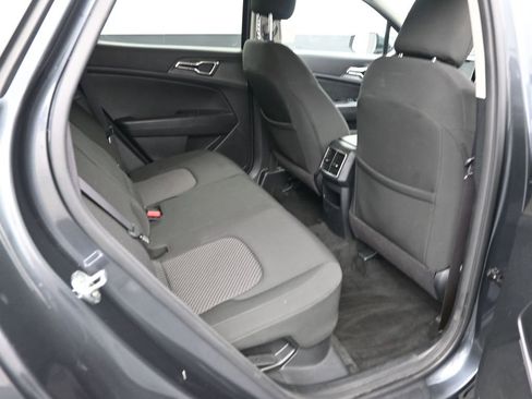 Used 2023 Kia Sportage LX image 10