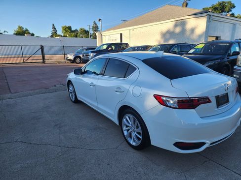 Used 2018 Acura ILX FWD image 2
