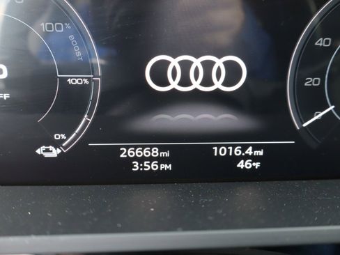 Used 2022 Audi e-tron Premium Plus w/ Premium Plus Package image 10