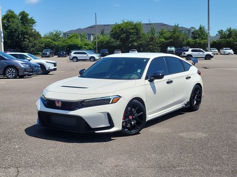 Used 2023 Honda Civic Type R image 1