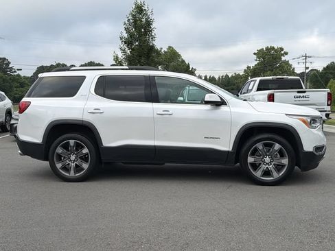 Used 2018 GMC Acadia SLT FWD image 2