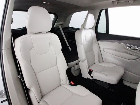 Used 2024 Volvo XC90 B6 Plus w/ Protection Package Premier image 22