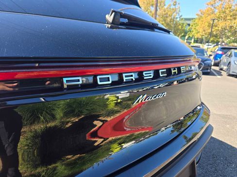 Used 2024 Porsche Macan image 31