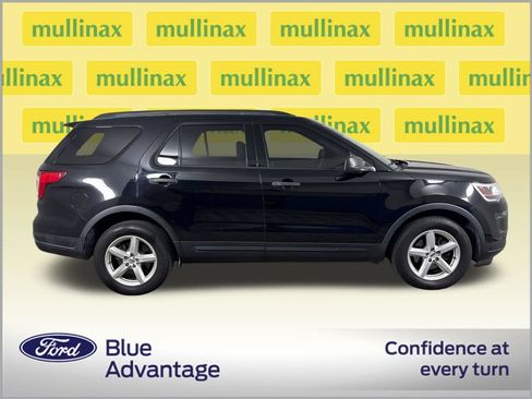 Used 2018 Ford Explorer FWD image 2