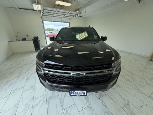 Used 2021 Chevrolet Tahoe Z71 w/ Z71 Signature Package AWD/4WD image 3
