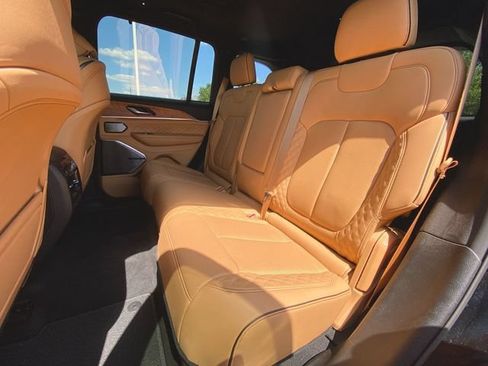 Used 2023 Jeep Grand Cherokee Summit AWD/4WD image 26