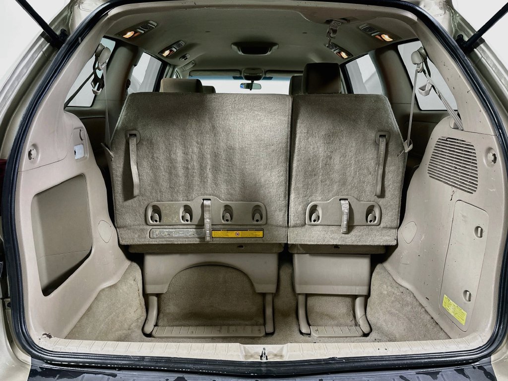 Used 2004 Toyota Sienna LE FWD image 16