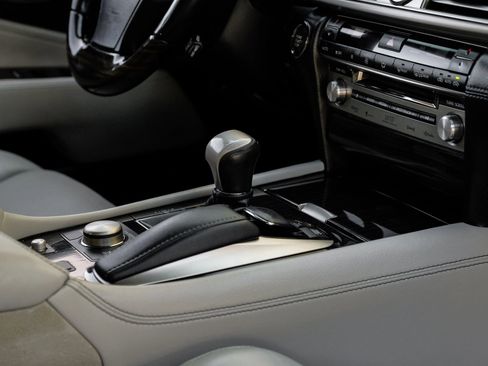 Used 2014 Lexus LS 460 AWD w/ Comfort Package image 32