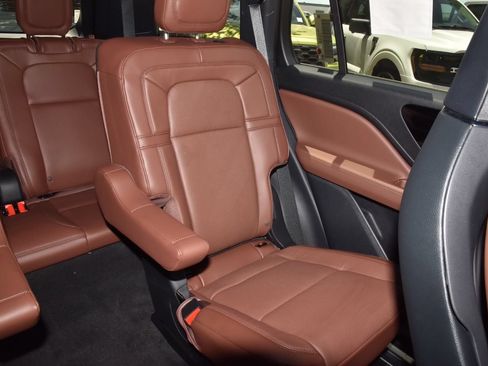New 2026 Lincoln Aviator Reserve AWD/4WD image 22