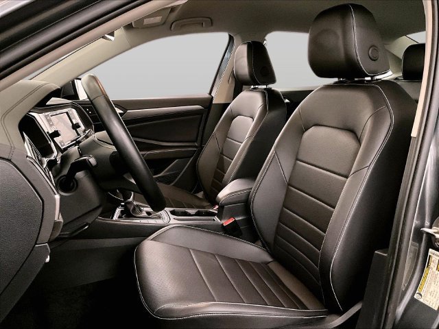 Used 2023 Volkswagen Jetta SE FWD image 24