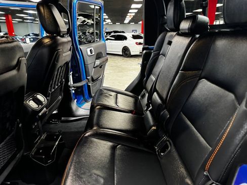Used 2023 Jeep Gladiator Mojave w/ Cold Weather Group image 39