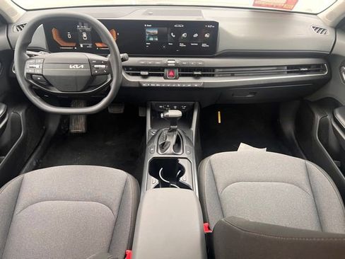 Used 2025 Kia K4 FWD image 11