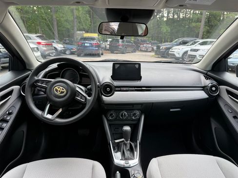 Used 2019 Toyota Yaris LE FWD image 13