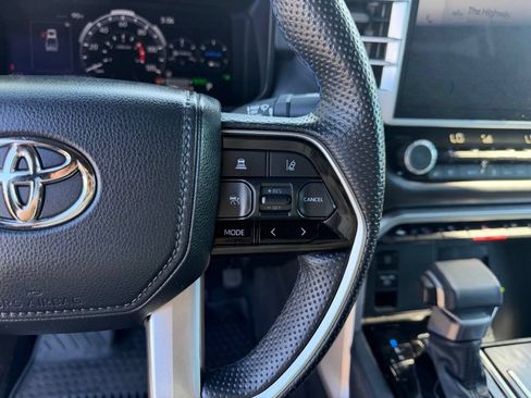 Used 2022 Toyota Tundra Platinum w/ Advanced Package AWD/4WD image 19