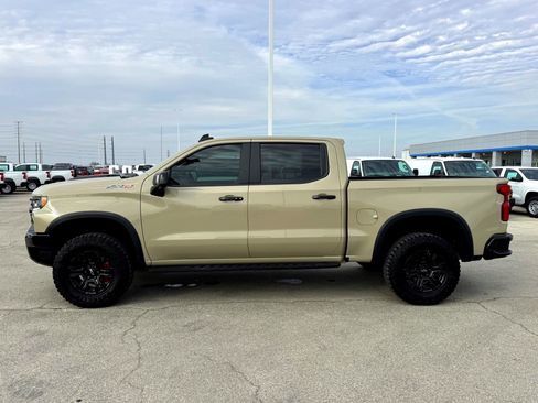 Used 2022 Chevrolet Silverado 1500 ZR2 w/ Technology Package image 10