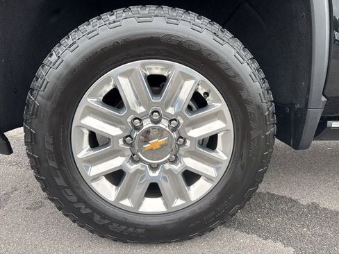 Used 2024 Chevrolet Silverado 2500 High Country w/ High Country Premium Package image 14