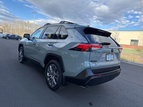 Used 2023 Toyota RAV4 XLE Premium image 11