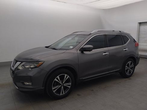 Used 2017 Nissan Rogue SL w/ SL Premium Package FWD image 2