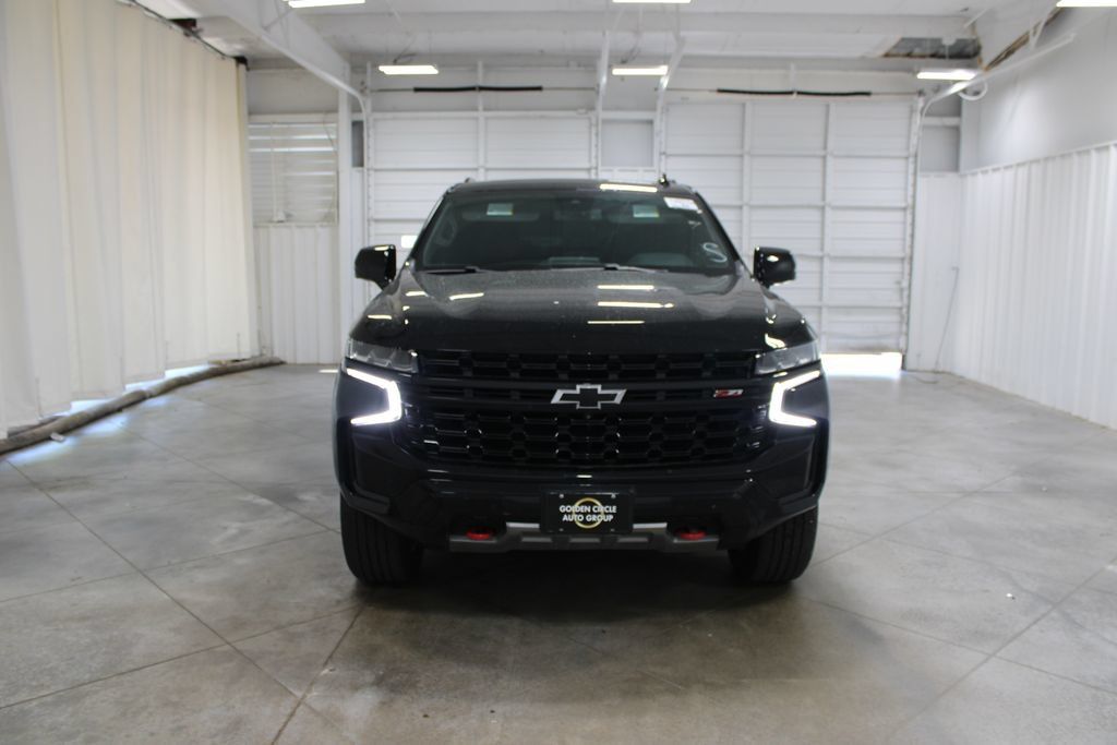 Used 2024 Chevrolet Tahoe Z71 w/ Luxury Package AWD/4WD image 3
