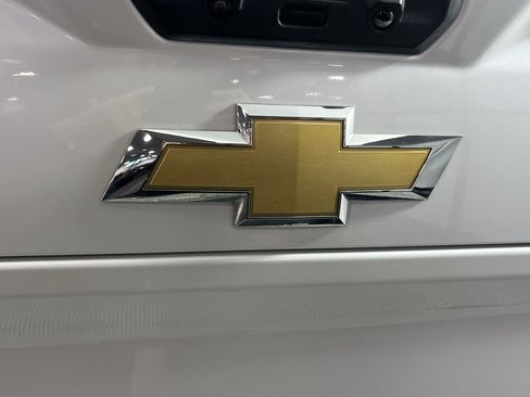 Used 2024 Chevrolet Silverado 2500 High Country w/ High Country Premium Package image 12