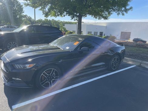 Used 2017 Ford Mustang Coupe RWD image 16
