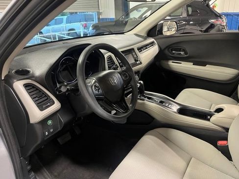Used 2021 Honda HR-V LX image 22