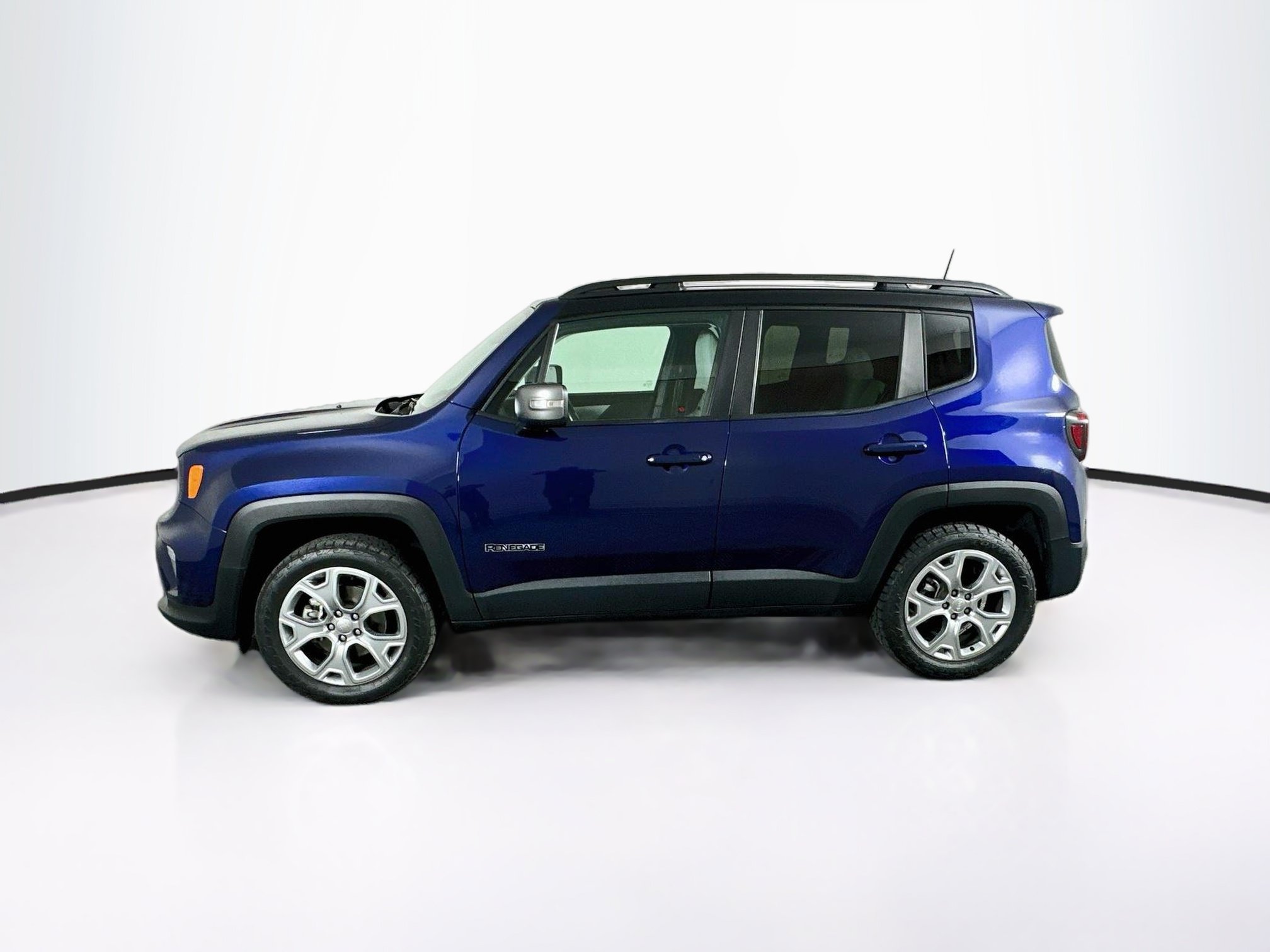 Used 2019 Jeep Renegade Limited w/ LED Lighting Group AWD/4WD image 4