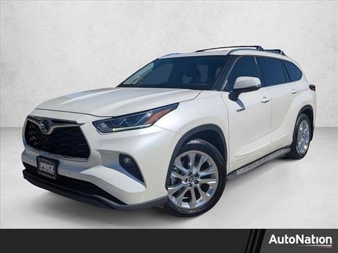 Used 2021 Toyota Highlander Limited image 1
