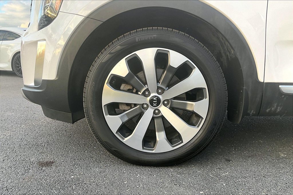 Used 2021 Kia Telluride S FWD image 2