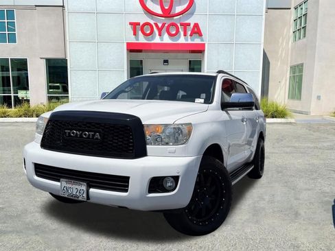 Used 2010 Toyota Sequoia Limited RWD image 4