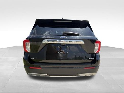 Used 2022 Ford Explorer XLT AWD/4WD image 16