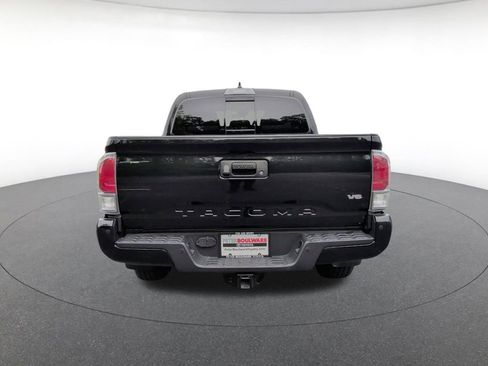 Used 2023 Toyota Tacoma TRD Sport w/ Technology Package AWD/4WD image 4