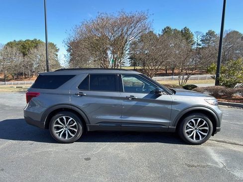 Used 2023 Ford Explorer ST-Line w/ Class IV Trailer Tow Package image 11