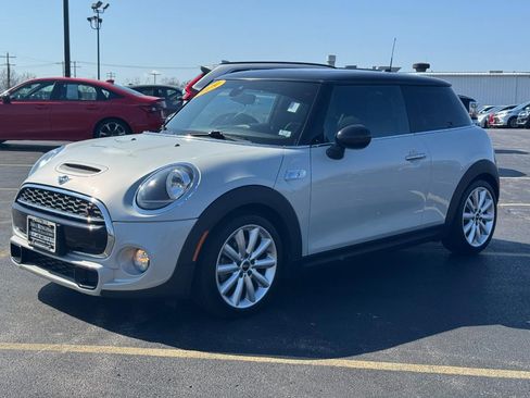 Used 2019 MINI Cooper S w/ Signature Upholstery Package image 8