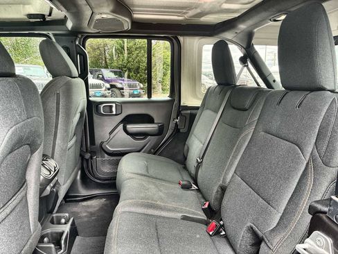 Used 2024 Jeep Wrangler Unlimited Sport AWD/4WD image 23