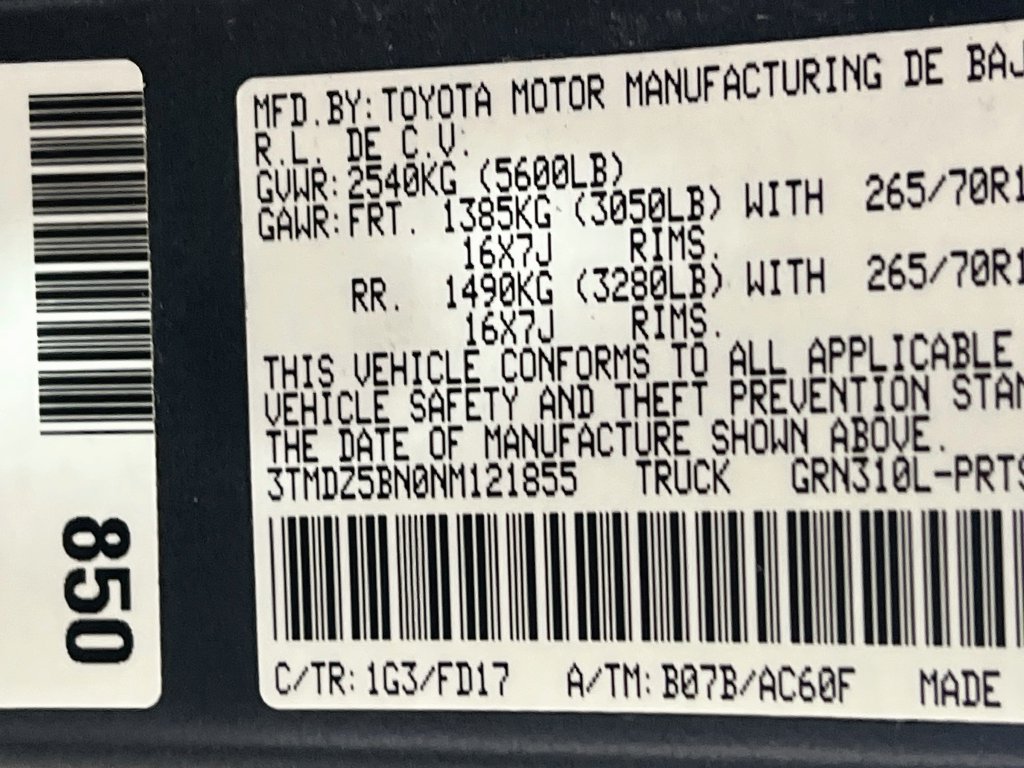 Certified 2022 Toyota Tacoma TRD Off-Road AWD/4WD image 28