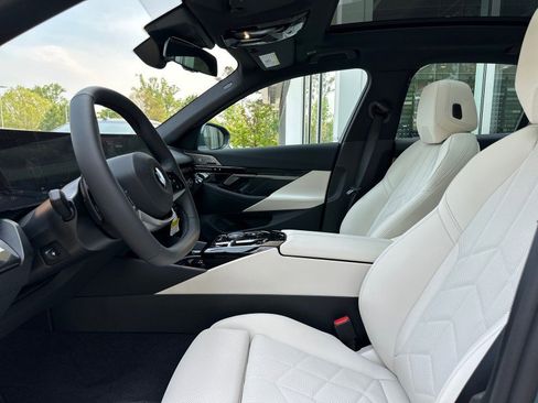 New 2026 BMW 530i RWD image 21